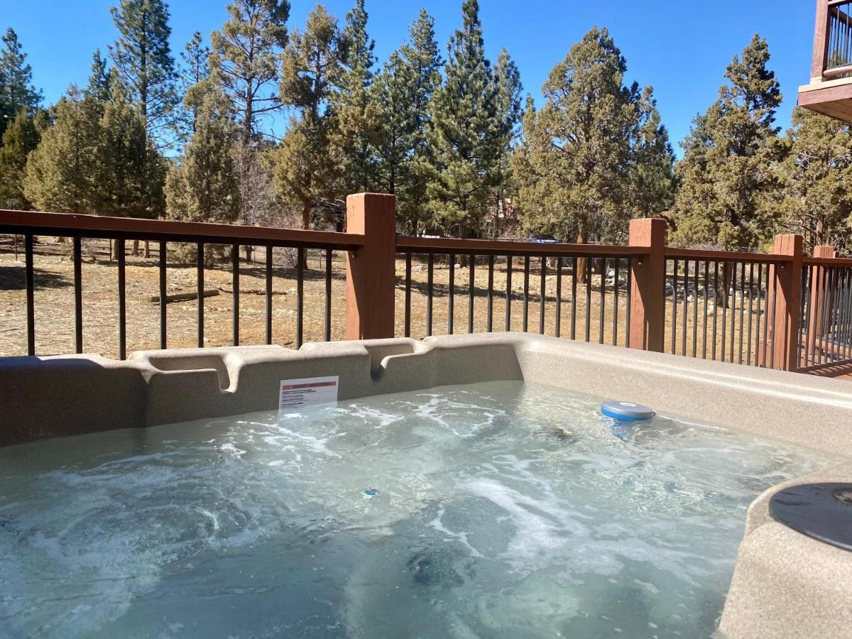 Meadowbrook Estates Ranch - Great Location, Great Lodge, Great Experience! Hot Tub And More! Big Bear City Ngoại thất bức ảnh